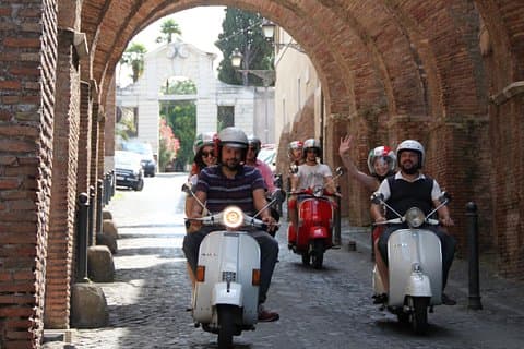 Vintage Vespa Grand Tour of Rome