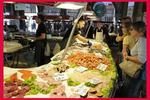 Market tour + cooking class
