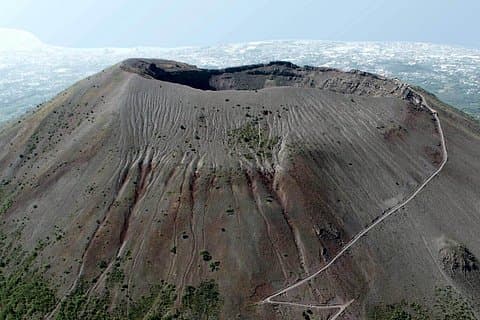 Wine tasting with a light lunch on Vesuvius