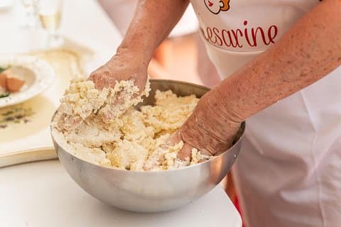 Private Pizza & Tiramisu Class at Cesarina's home with tasting in Catania