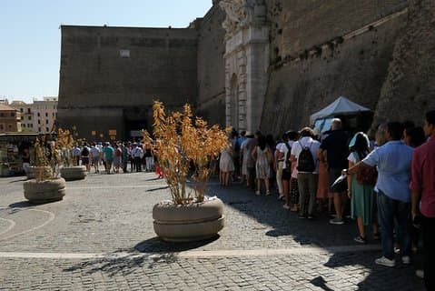 Vatican museum and sistine Chapel entrance