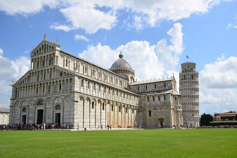Discover the wonderful Leaning Tower of Pisa