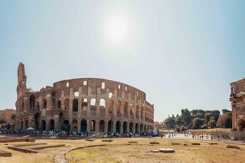 Benefit from the undivided attention of your expert guide in the world's most famous amphitheater