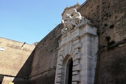 Vatican Museum's & Sistine Chapel No Line group Guided Tour