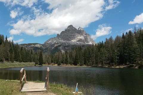 Lake Antorno and 3 Cime di Lavaredo view
