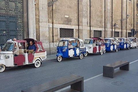 Tuk tuk ride, ape car