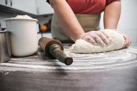 Arezzo Hands-On Pizza Class: From Dough to Dessert and Wine