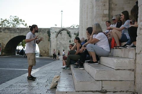 Bari Vecchia Group Tour in Italian