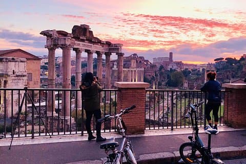 Sunrise in Rome: Small Group E-Bike tour with Italian Breakfast