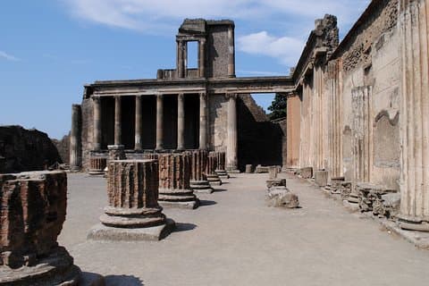 Pompeii and Vesuvius - VIP Tour/Small Group with Lunch