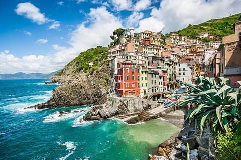Cinque Terre Small Group Tour by Minivan from Lucca