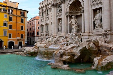 Lateral view on the Trevi Fountain
