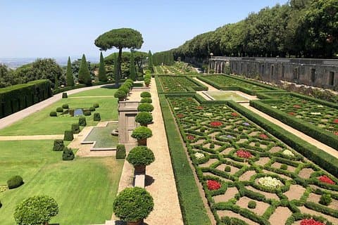 Pontifical Villa Gardens, Castel Gandolfo Audioguid Minibus Tour