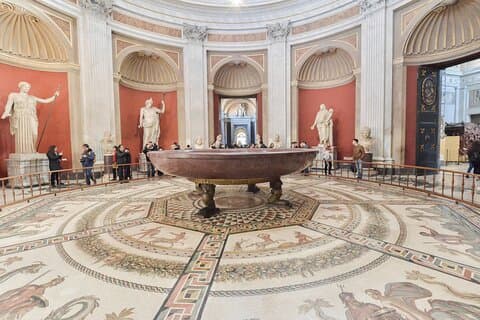 Kid-Friendly Skip the line Tour: Sistine Chapel and Vatican