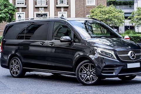 Milan Airport Transfer: Linate Airport LIN to Milan City in Luxury Van