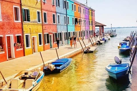 The gems of the lagoon. Torcello Burano Murano with a real local!