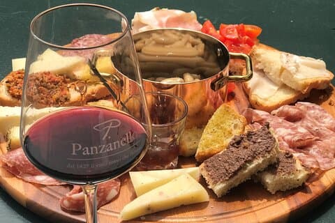 Chopping board and Panzanello wine
