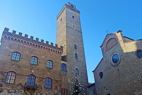 Wine tour in Chianti and visit of San Gimignano for small groups