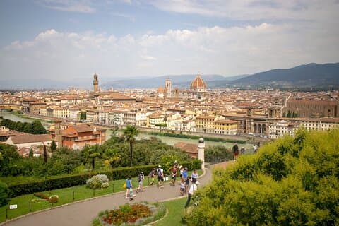 Florence walking tour & wine windows
