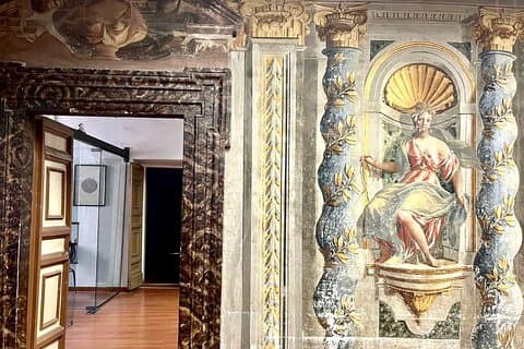 School | Our Location in the ancient Palazzo Caprini in Viterbo
