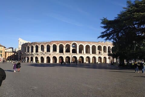 3 Hours Guided Walking Tour to Discover Verona