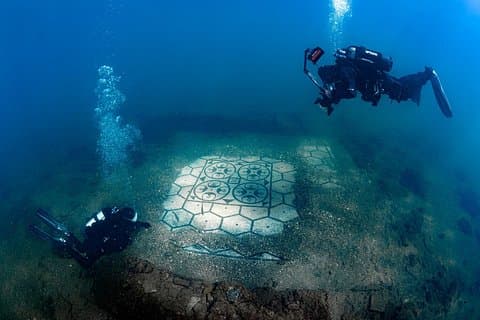 Try Scuba Diving and Underwater Roman Ruins in Baia from Naples