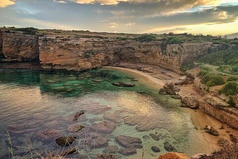 Boat tour to Pillirina, sea caves and Ortigia & Swimming Stops