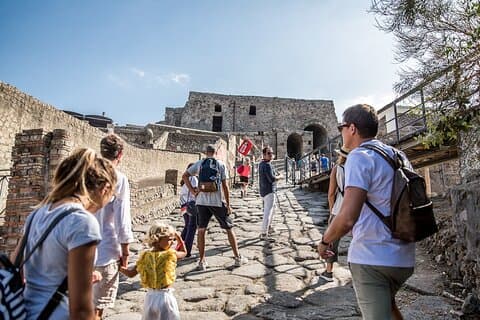 Arriving in Pompeii