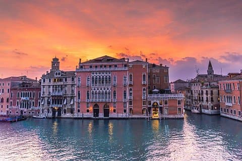 Private Transfer from Milan to Venice with a 2h Stop in Verona