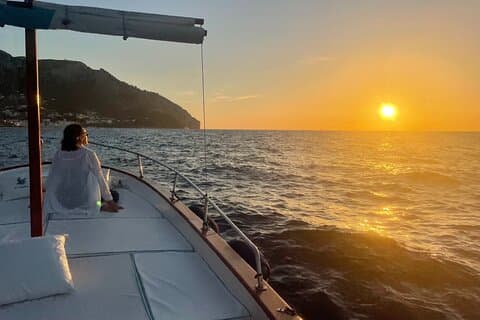 2 Hours Guided Sunset Tour of the Island of Capri with Aperitif