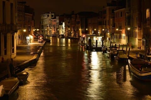 Venice: private night walking tour