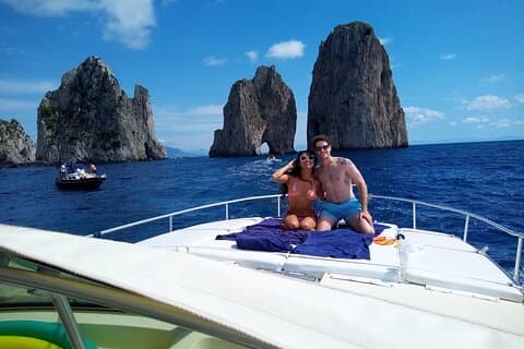 Passage under the rock of Capri for the promise of love