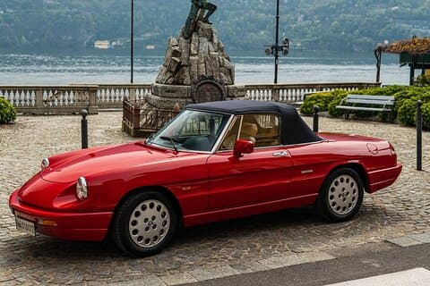 Vintage car rental on the lake for a day