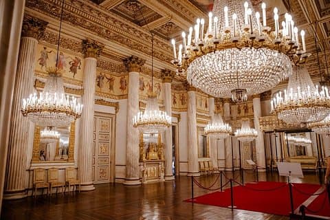 Small-group Royal Palace Skip-the-line Tour