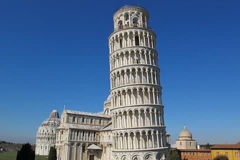 Pisa, Lucca & Winery Private Tour from Livorno port