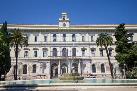 Bari Scavenger Hunt & Highlights Self-Guided Walking Tour