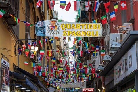 Napoli 3h Walking Shared Tour of Naples with local Tour Guide