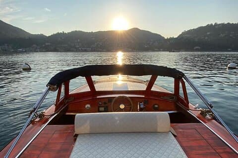 3 Hours Private Wooden Boat Tour visit Bellagio 6 pax