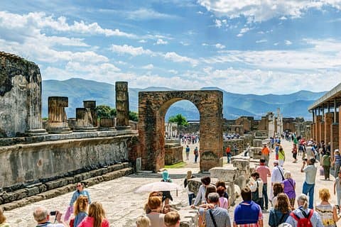 Skip-the-Line Pompeii Guided Tour from Sorrento or Naples