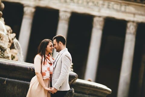 Private Classic Rome Photoshoot in Trevi Fountain & Pantheon