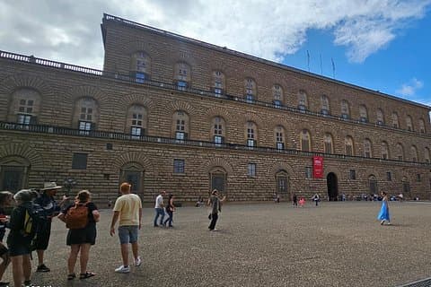 Medici Walking Tour -Small Group