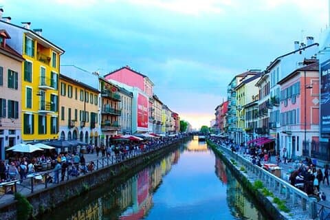 Colors on the Canal