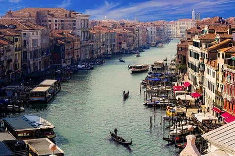 Lake Como to Venice Private Door-to-Door Transfer with Driver