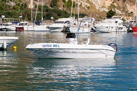 BOAT BLULINE 5.70 40HP LICENSELESS GUIDE