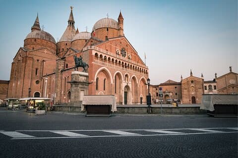 Padua Scavenger Hunt & Highlights Self-Guided Walking Tour