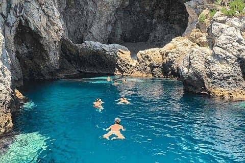 taormina Half day with lunch in luxury private cruise