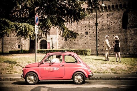 3 hour Vintage Fiat 500 Big Central City Tour in Milan