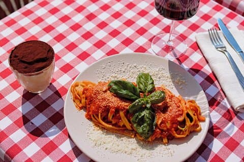 pasta and tiramisu cooking class in Rome