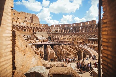 First Entry Express Colosseum: Private Guided Tour