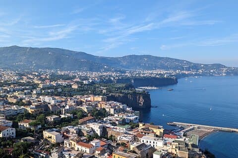 Sorrento: Private transfer from or to Rome